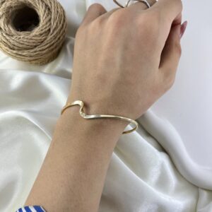 بنگل زنانه مینیمال مدل موج کد B5496