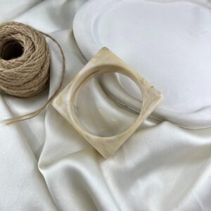 بنگل زنانه مدل رزین کد B5601